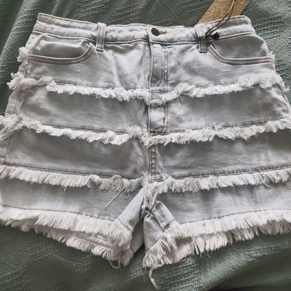 Frayed Denim Shorts so XL